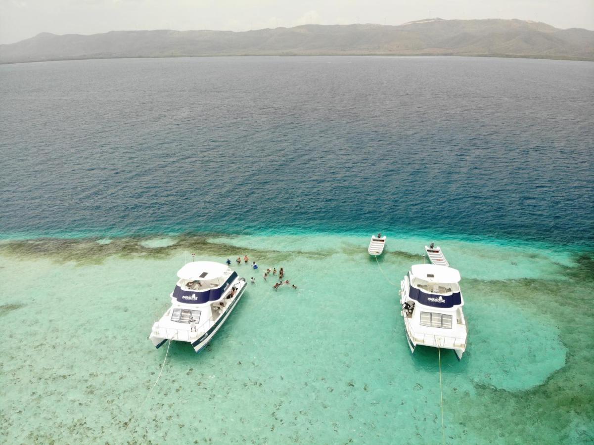 Paradise Island Beach Resort Punta Rucia Bagian luar foto
