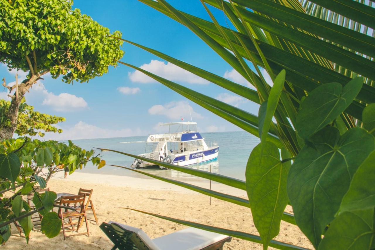 Paradise Island Beach Resort Punta Rucia Bagian luar foto