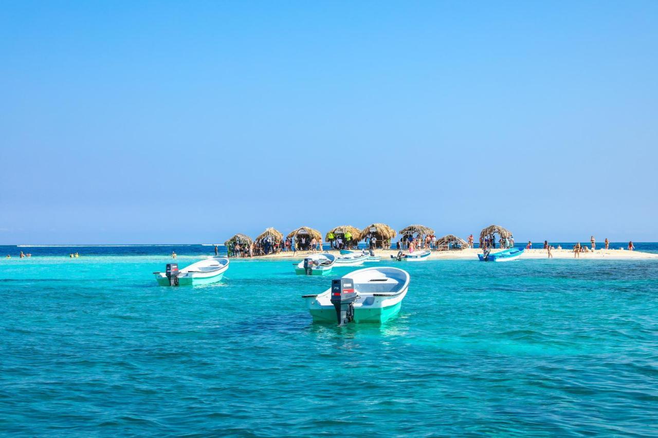 Paradise Island Beach Resort Punta Rucia Bagian luar foto