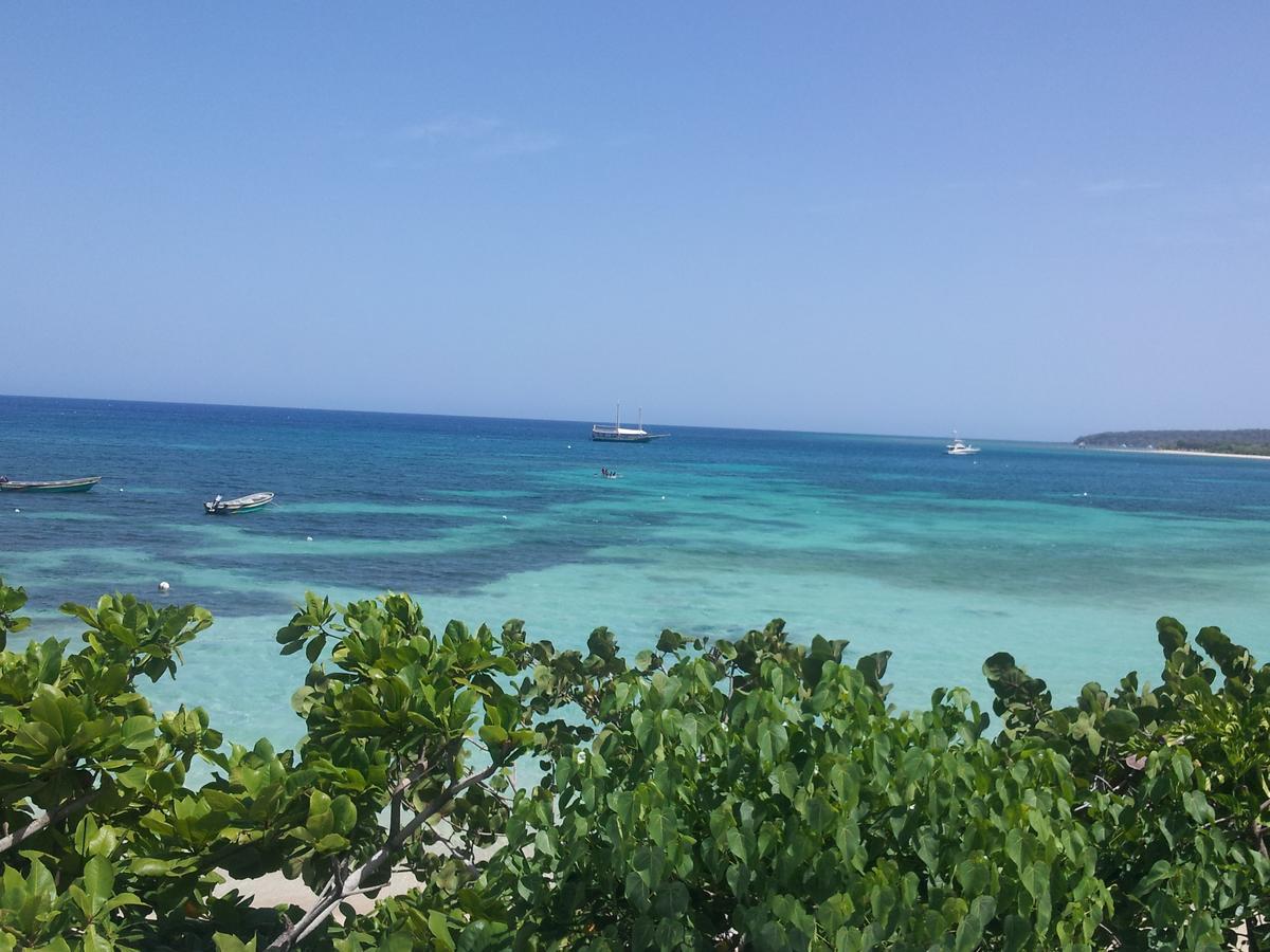 Paradise Island Beach Resort Punta Rucia Bagian luar foto