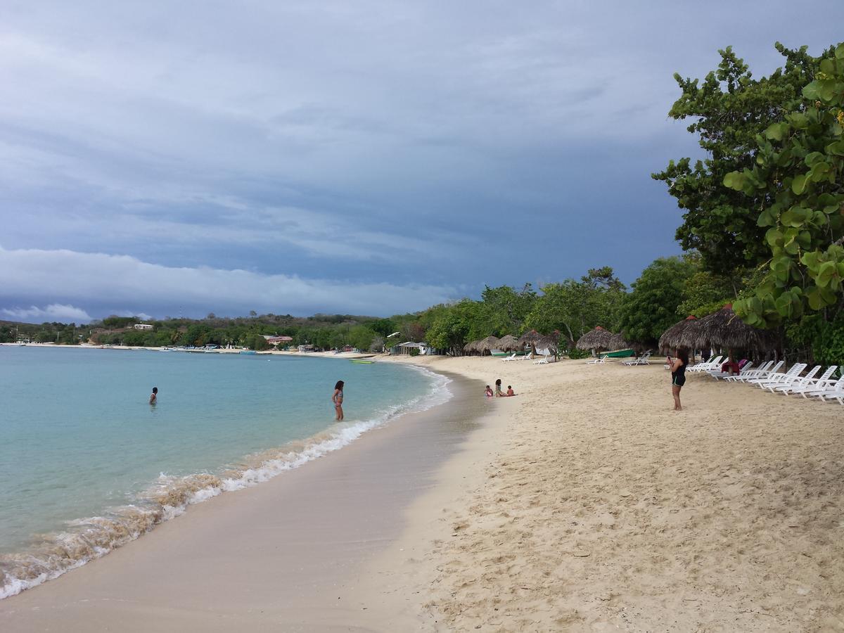 Paradise Island Beach Resort Punta Rucia Bagian luar foto