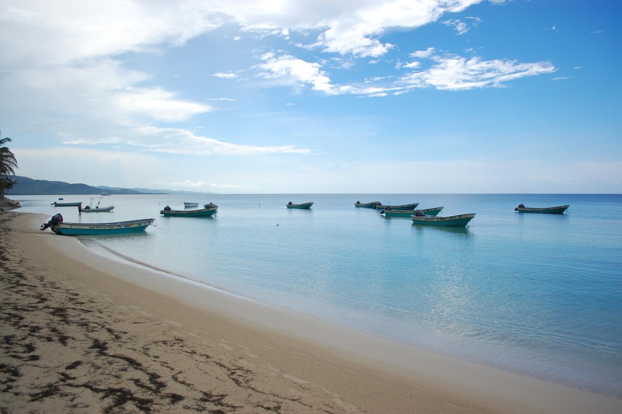 Paradise Island Beach Resort Punta Rucia Bagian luar foto