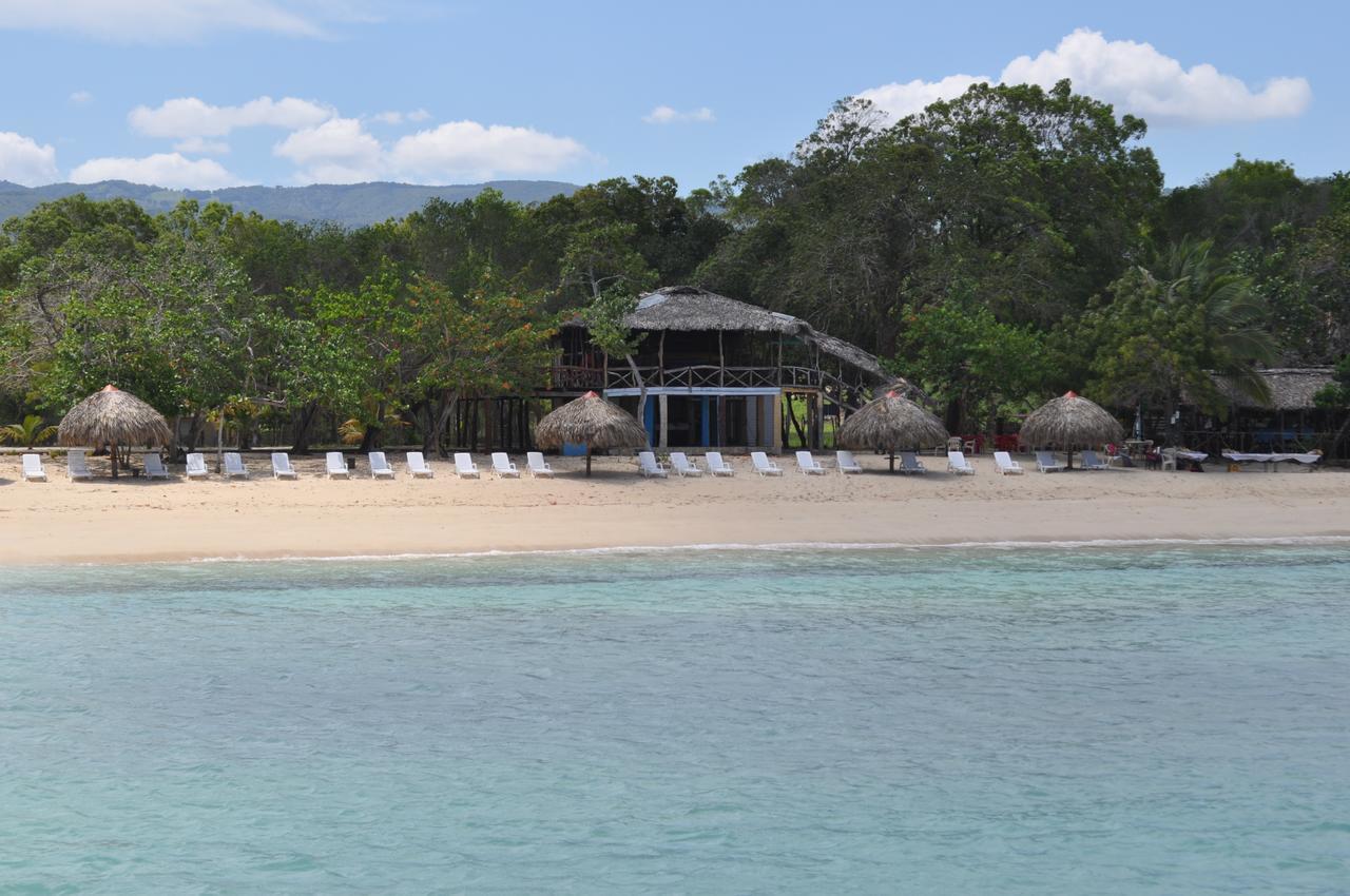 Paradise Island Beach Resort Punta Rucia Bagian luar foto