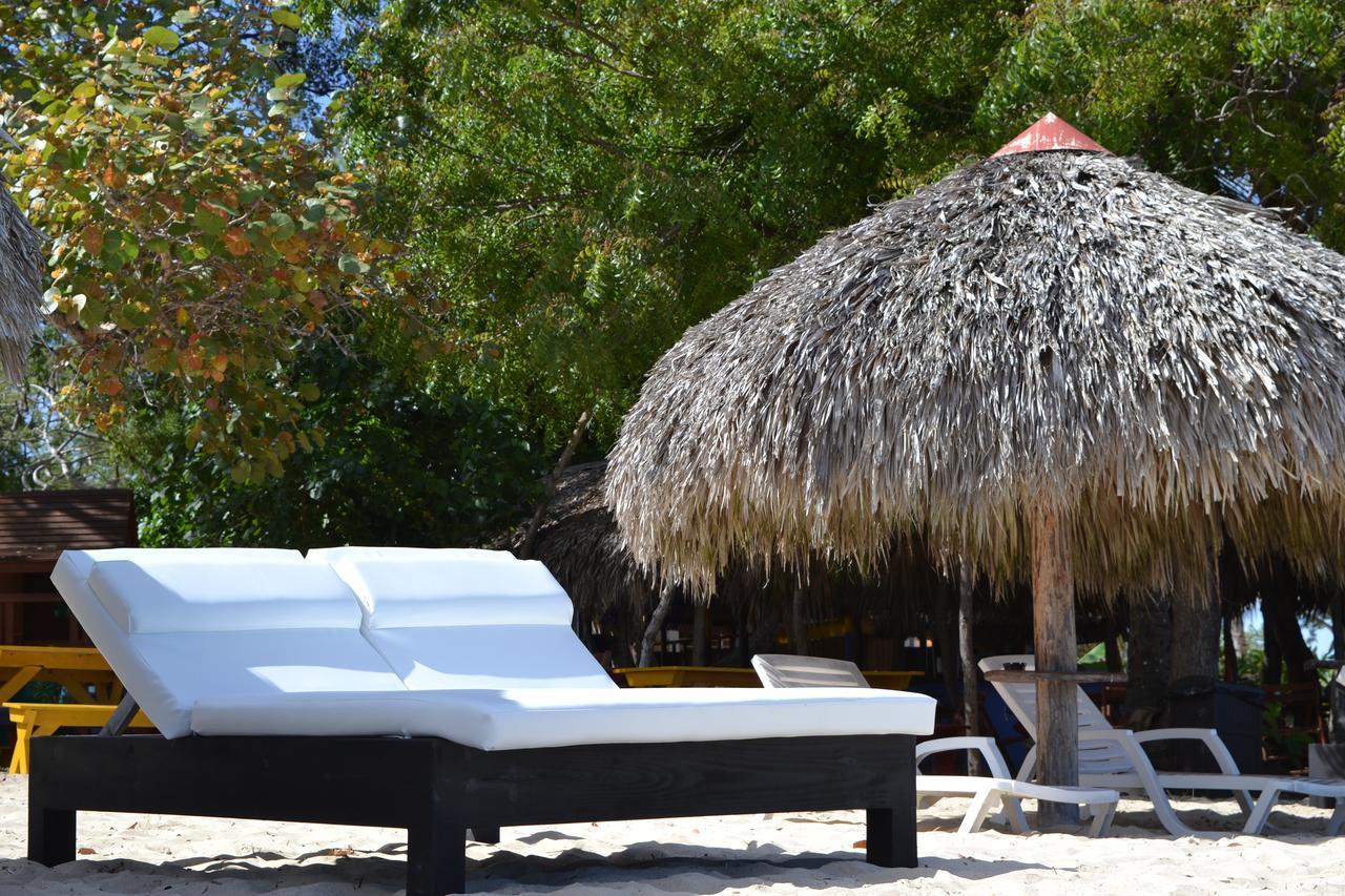Paradise Island Beach Resort Punta Rucia Bagian luar foto