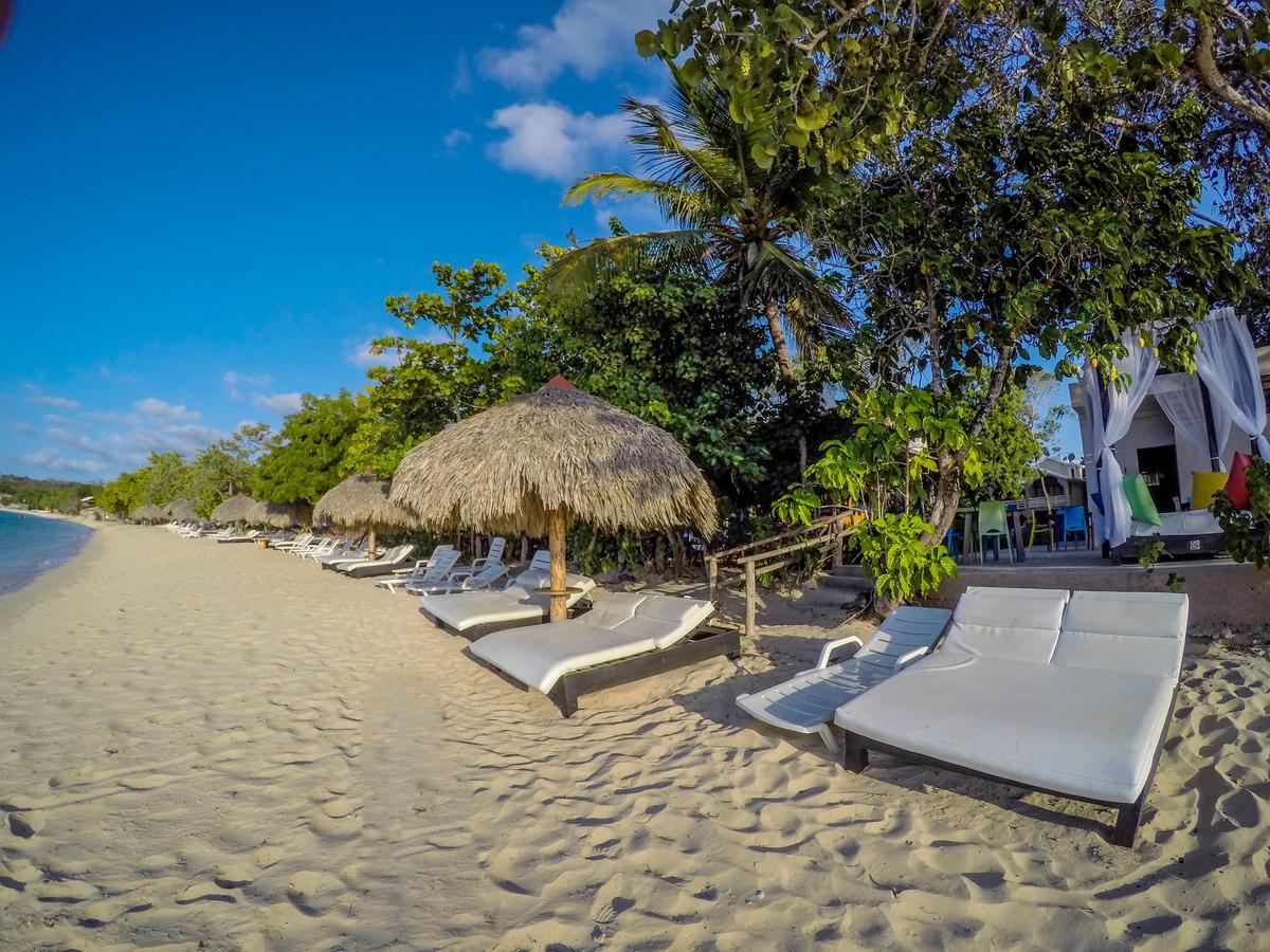Paradise Island Beach Resort Punta Rucia Bagian luar foto