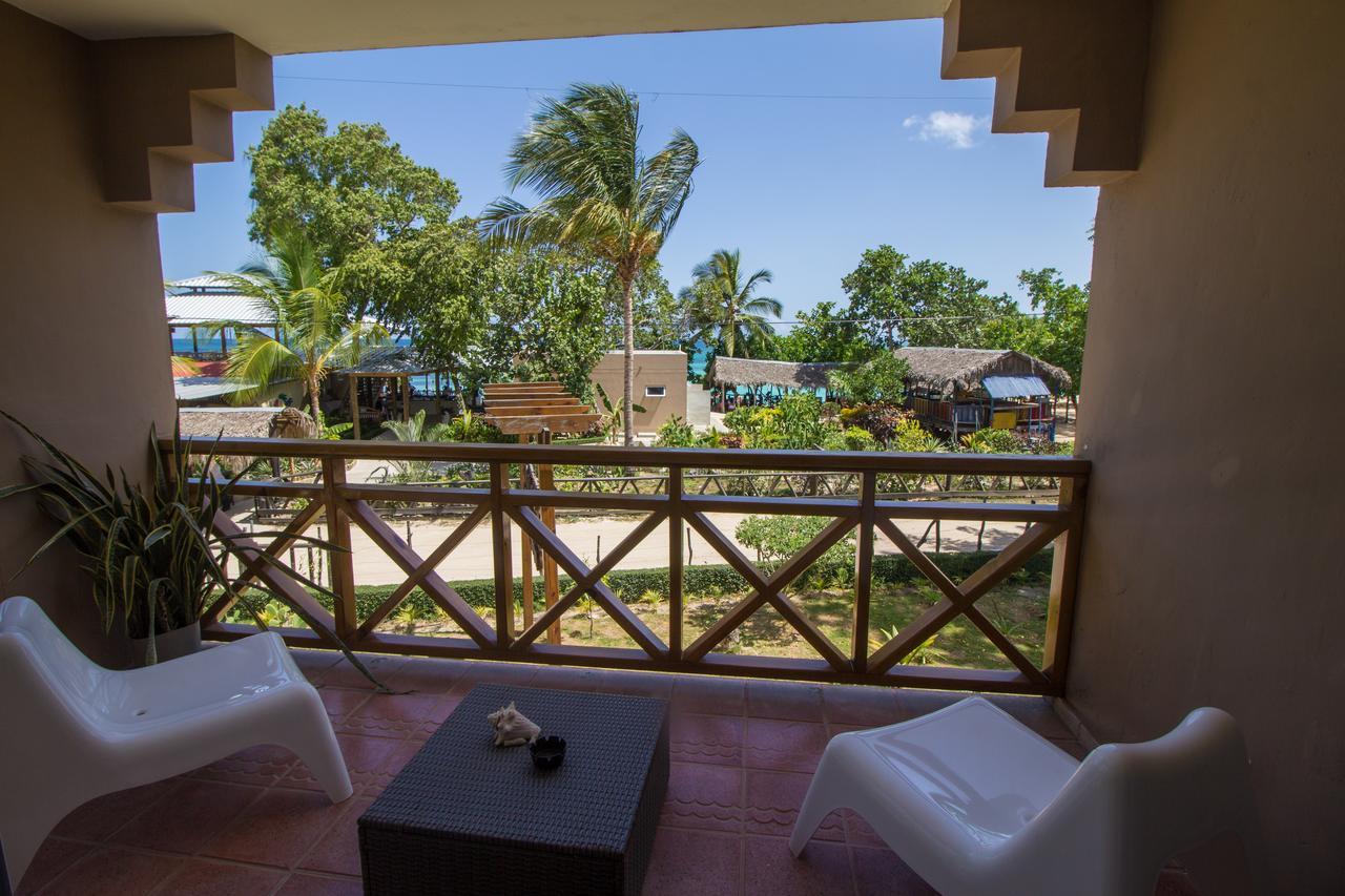 Paradise Island Beach Resort Punta Rucia Bagian luar foto