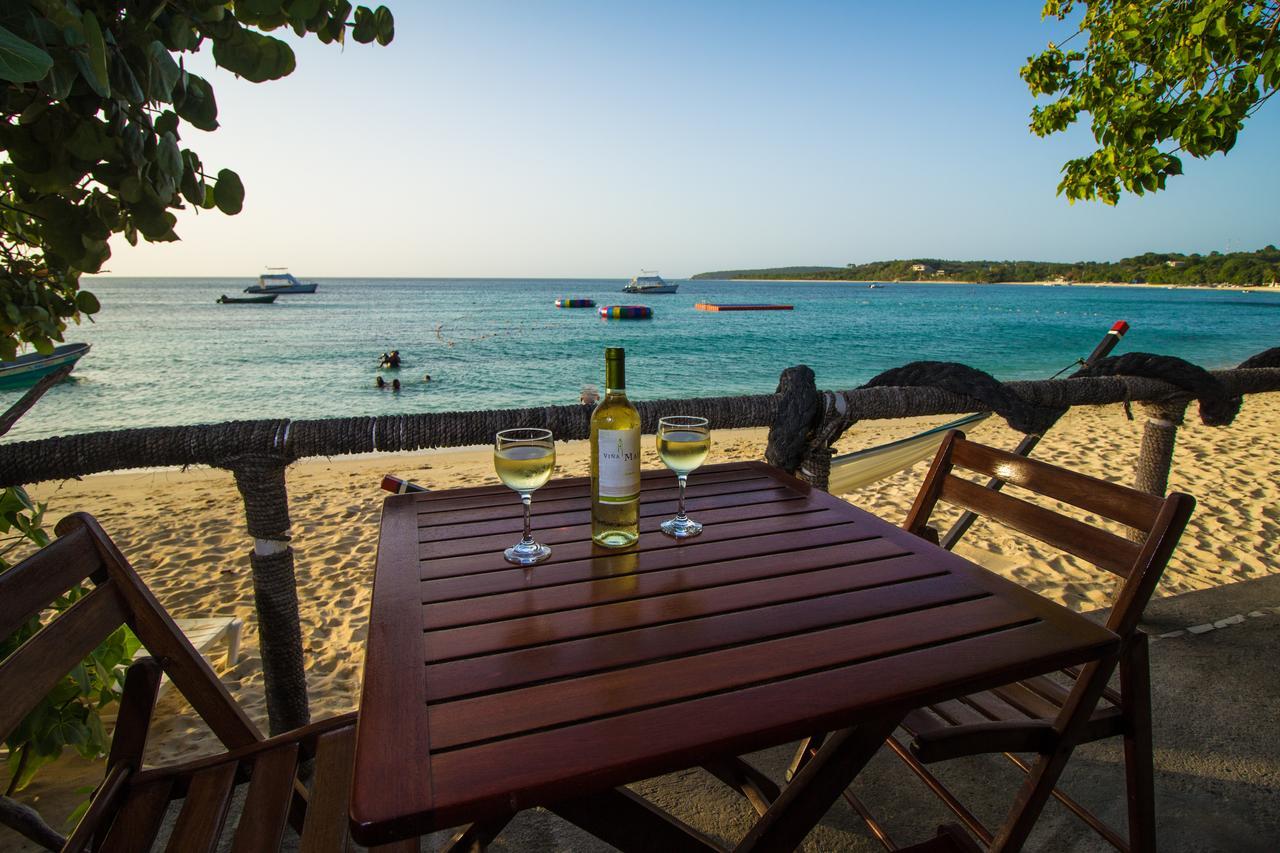 Paradise Island Beach Resort Punta Rucia Bagian luar foto